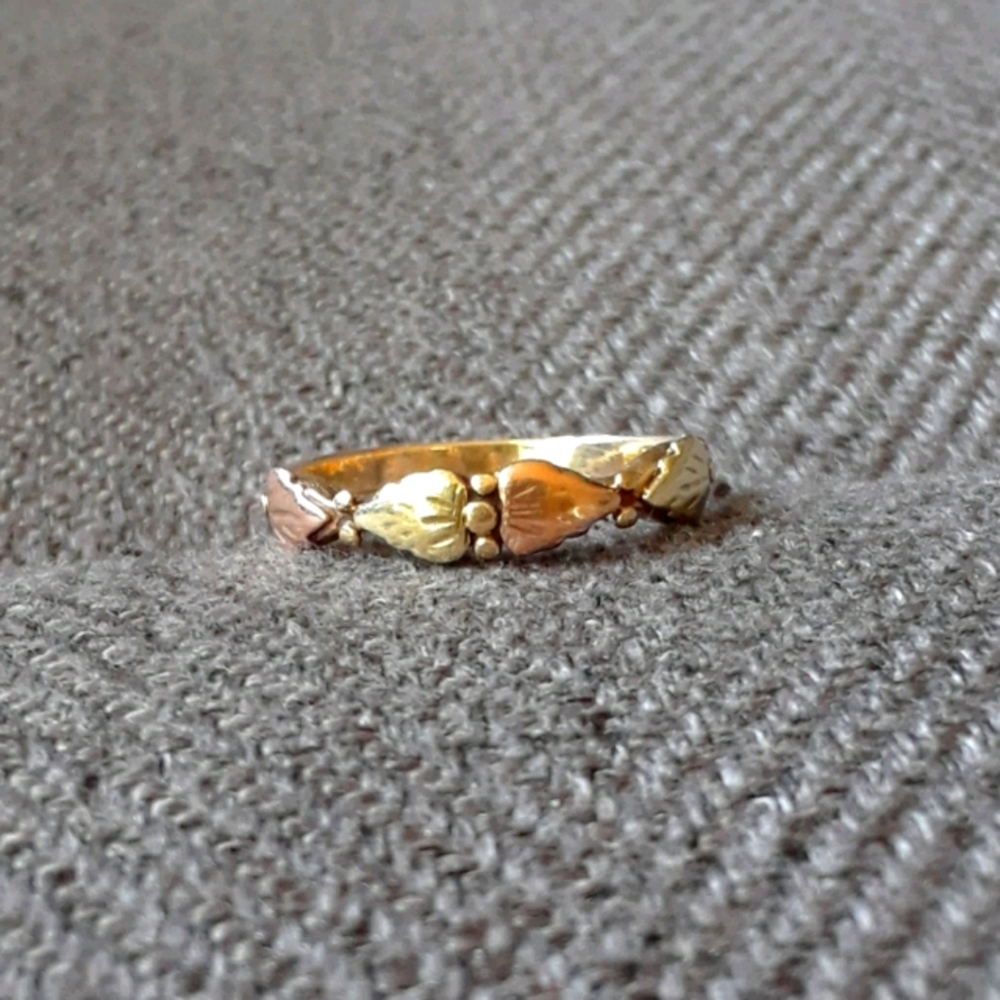 California red gold and 10k gold leaf ring